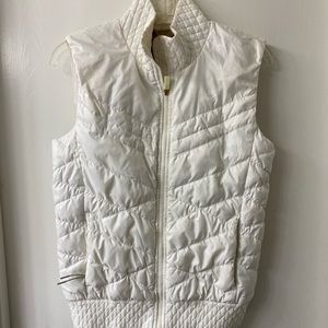 Fun and warm Nike puffer jacket. Size small.